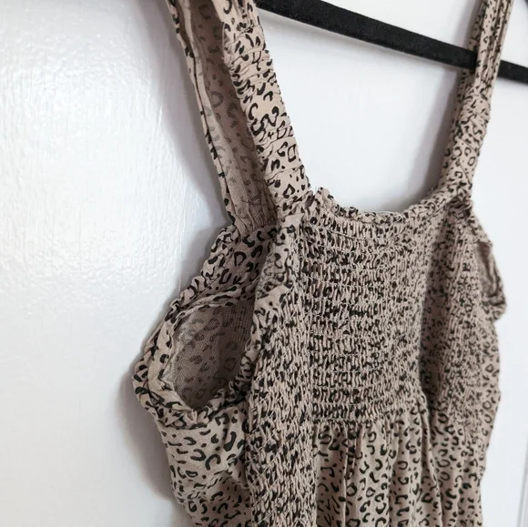 Japna Cheetah Print Buttondown dress. Form fitting. Size M. Great condition. - Picture 6 of 7